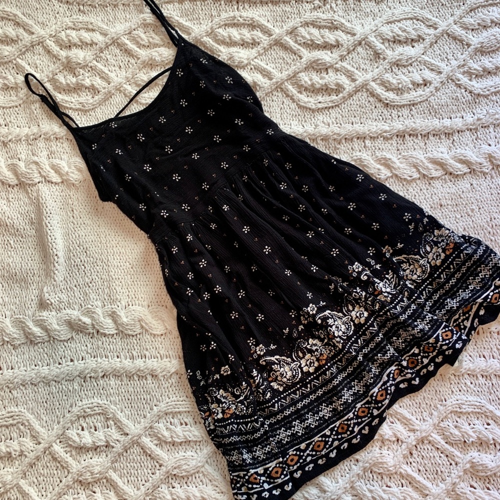 {Les Soeurs} Boho Cutout Paisley Summer Dress
